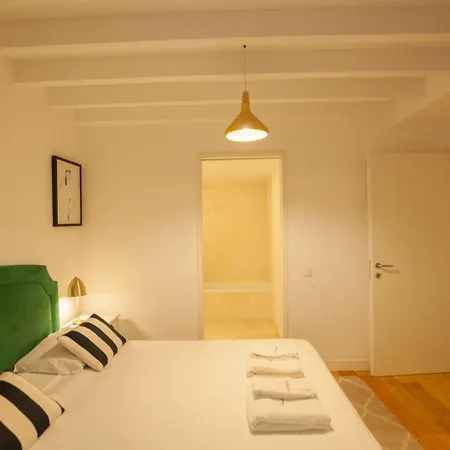 Flh Intendente Chic With Rooftop Pool * リスボン